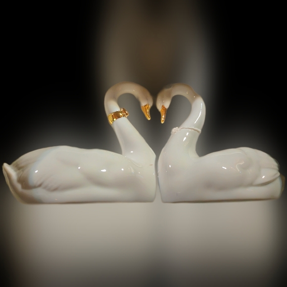 Lladró Other - Elegant White Swan Figurines with Gold Accents